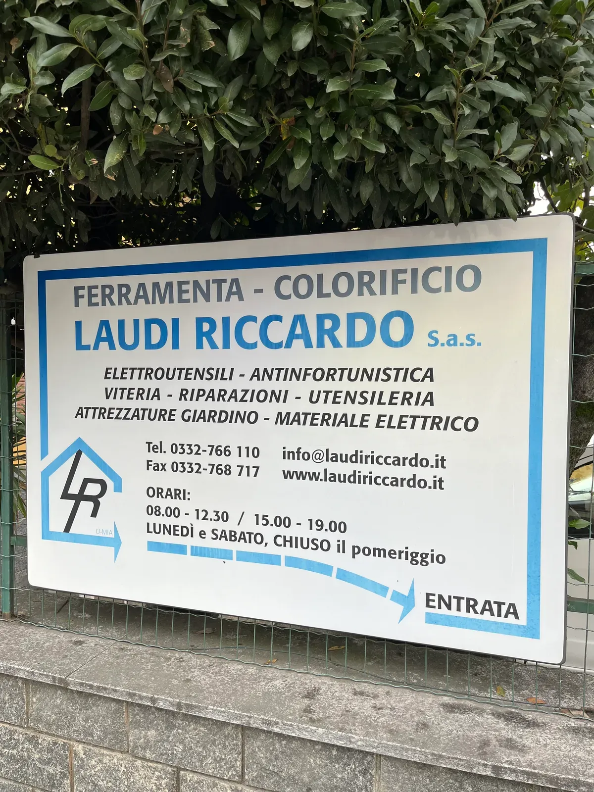 Insegna d'ingresso Ferramenta Colorificio Laudi Riccardo