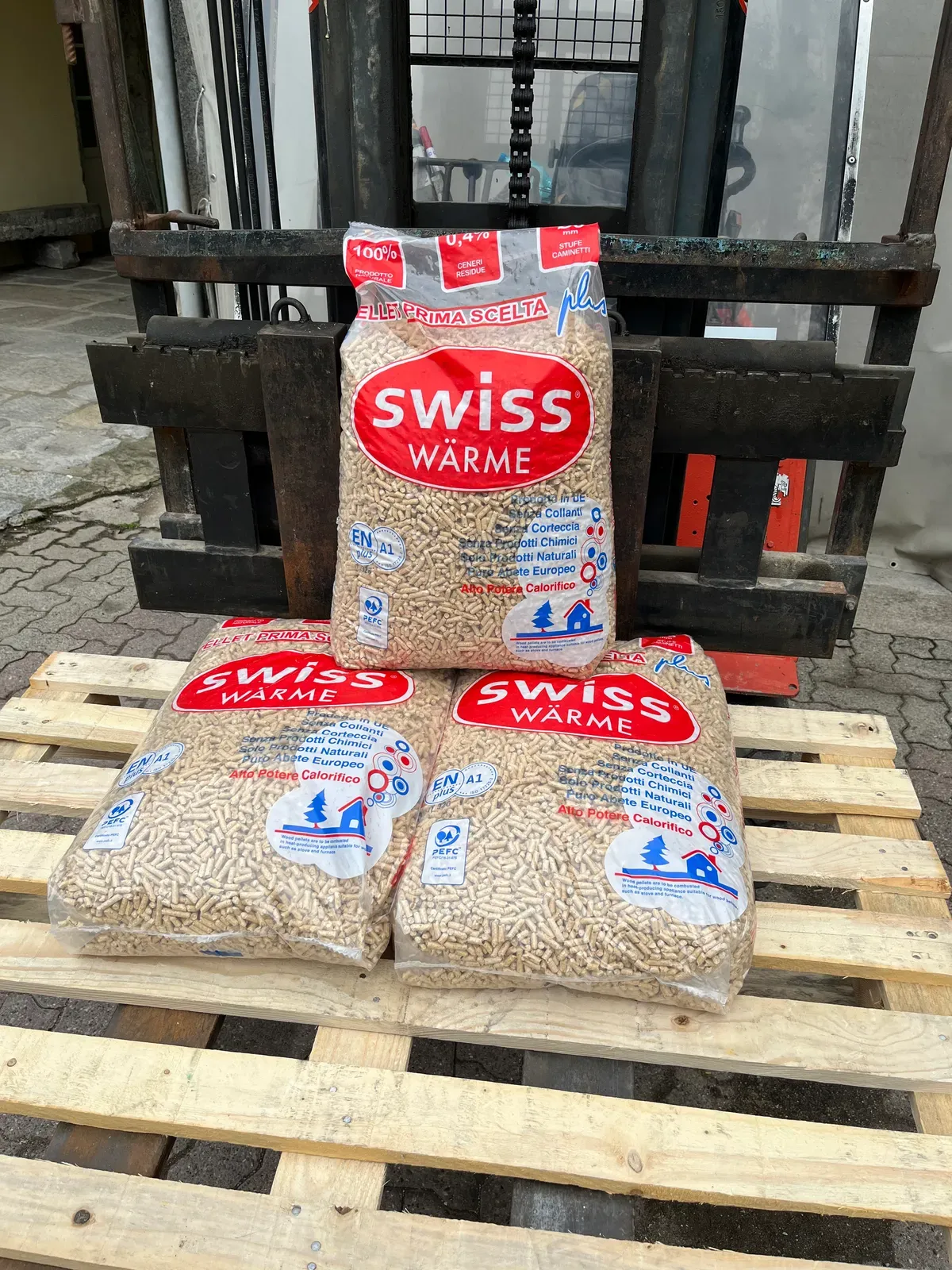 Sacchi di pellet su pallet